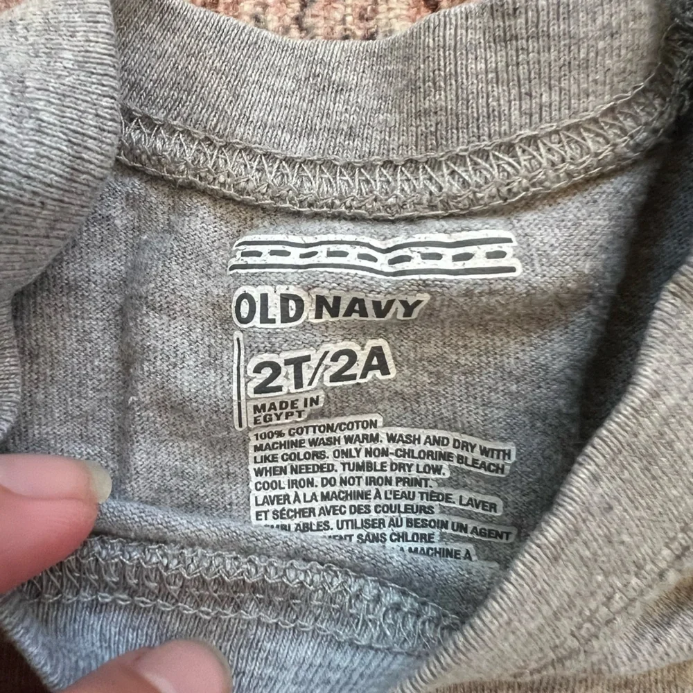 Old Navy Gray Kids Tank Top with 94 Print